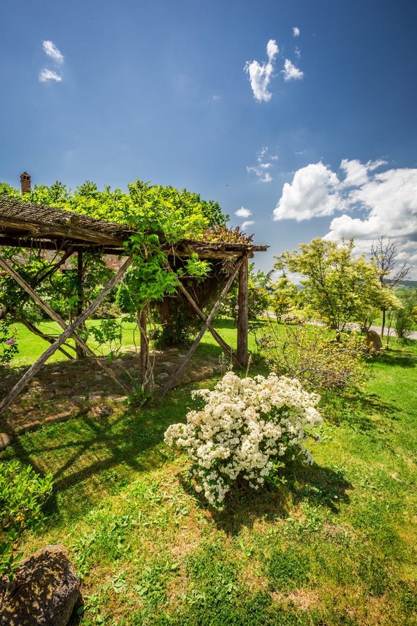 Quelles sont les avantages d'une pergola bioclimatique ?