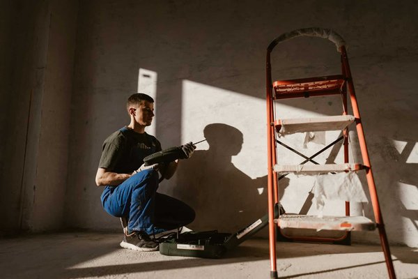 Ravalement de façade à orléans : les étapes à respecter